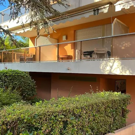 Superbe Avec Terrasse Au Cap D'antibes 昂蒂布