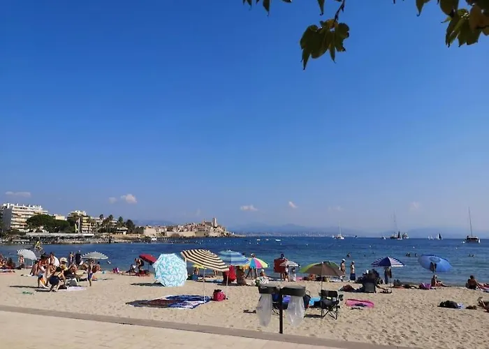 Daire Superbe Avec Terrasse Au Cap D'antibes